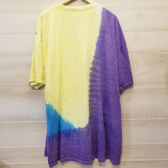 {XXL} Chinatown Market Smiley Tie Dye Shirt with FLAW on left shoulder in pics - Picture 2 of 8